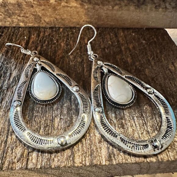 Boho Hippie‎ Cowgirl Western Stamped White Stone Teardrop Silver Earrings, Gift - Picture 4 of 5